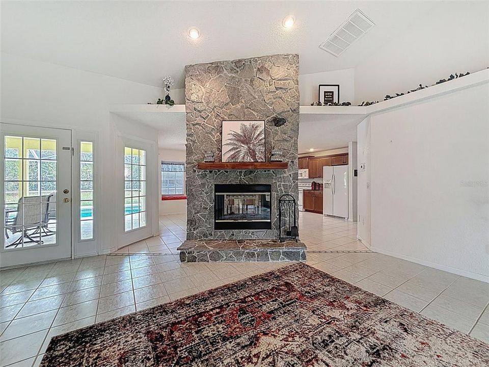 For Sale: $380,000 (3 beds, 2 baths, 1614 Square Feet)