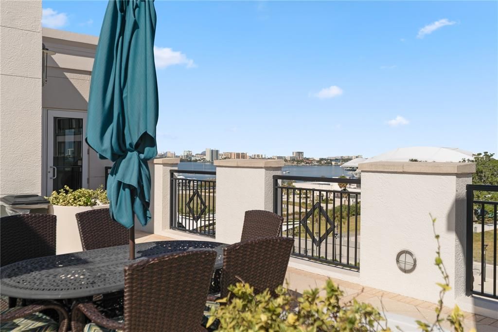 For Sale: $675,000 (2 beds, 2 baths, 1458 Square Feet)