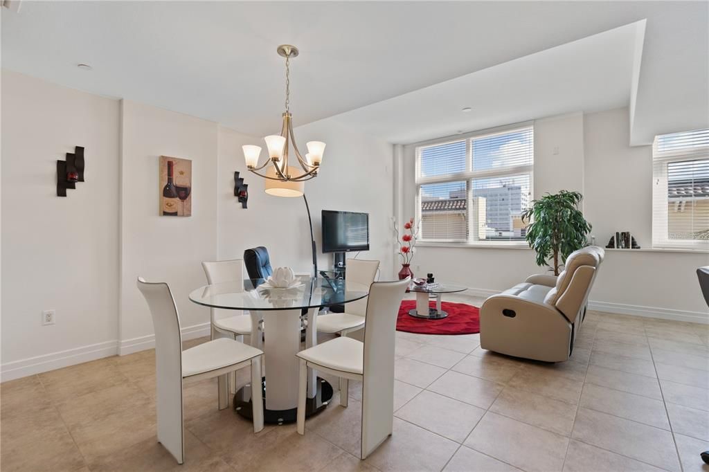For Sale: $675,000 (2 beds, 2 baths, 1458 Square Feet)
