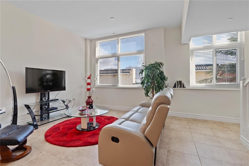 For Sale: $675,000 (2 beds, 2 baths, 1458 Square Feet)