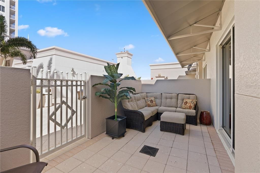 For Sale: $675,000 (2 beds, 2 baths, 1458 Square Feet)