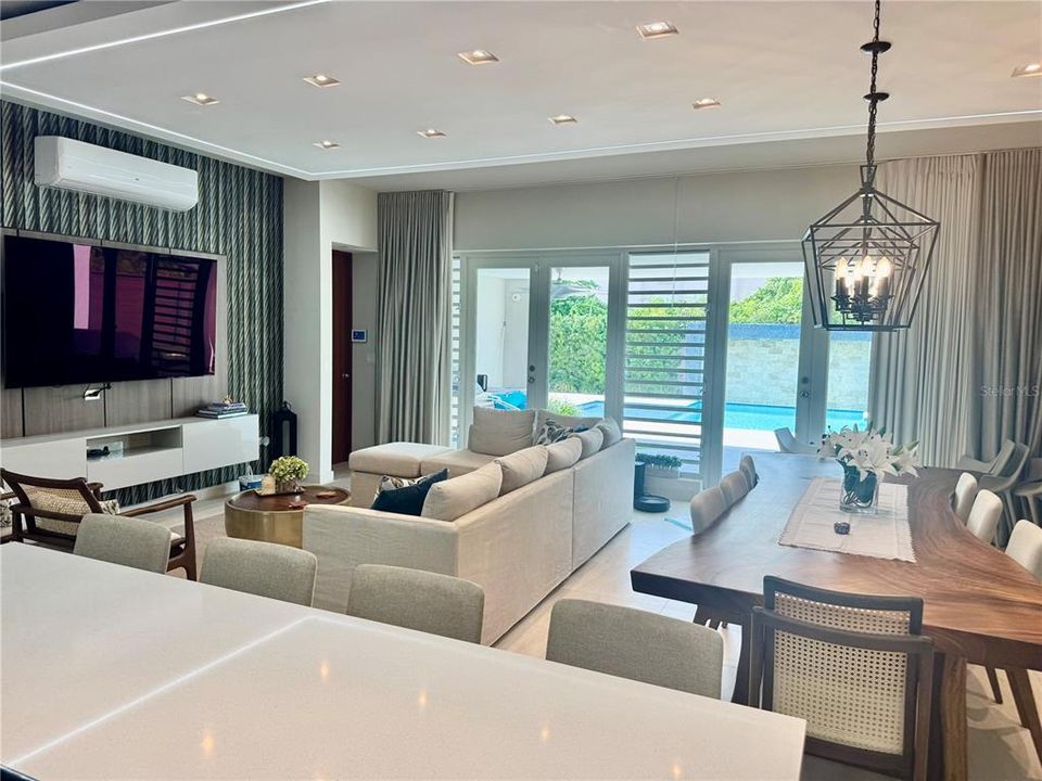 На продажу: $1,569,000 (4 спален, 3 ванн, 2700 Квадратных фут)