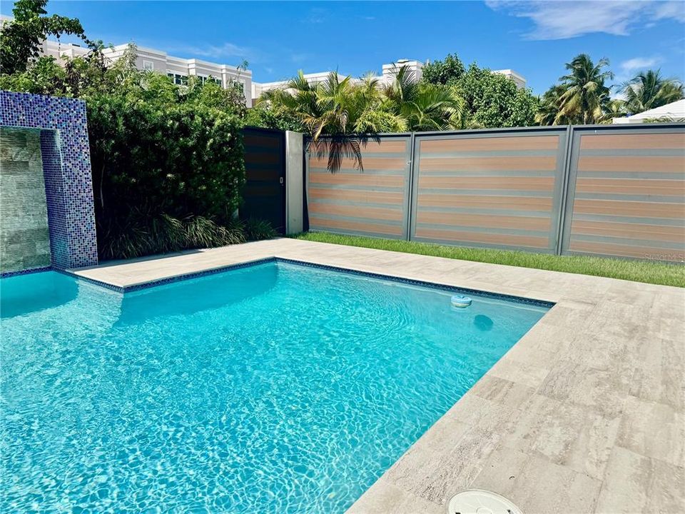 На продажу: $1,569,000 (4 спален, 3 ванн, 2700 Квадратных фут)