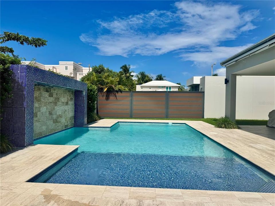 На продажу: $1,569,000 (4 спален, 3 ванн, 2700 Квадратных фут)