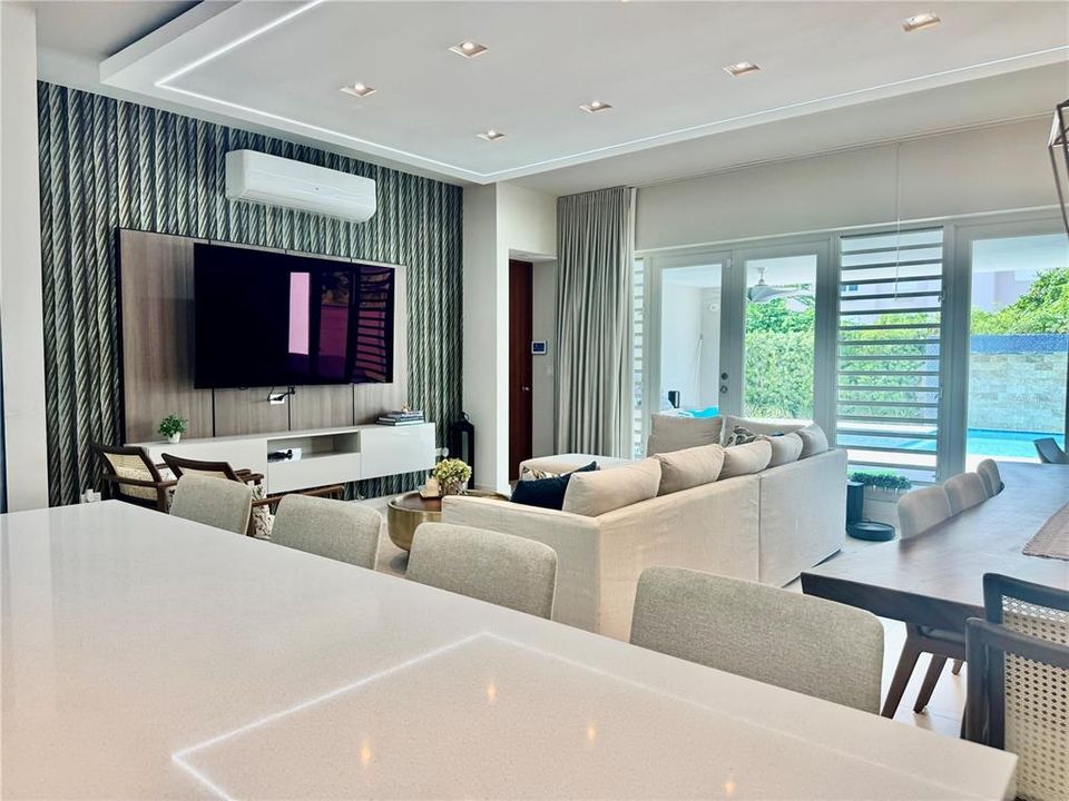 На продажу: $1,569,000 (4 спален, 3 ванн, 2700 Квадратных фут)