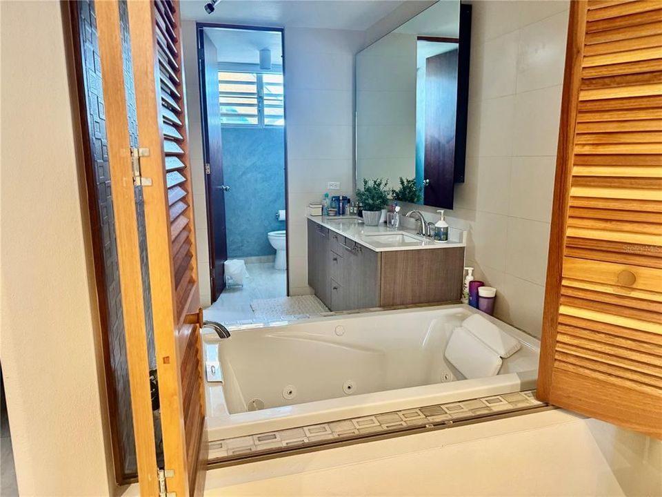 На продажу: $1,569,000 (4 спален, 3 ванн, 2700 Квадратных фут)