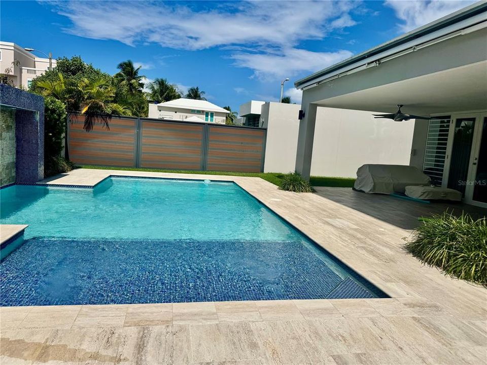 На продажу: $1,569,000 (4 спален, 3 ванн, 2700 Квадратных фут)