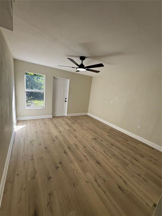 待售: $365,000 (3 贝兹, 2 浴室, 1318 平方英尺)