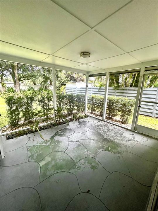 出租: $3,000 (2 贝兹, 2 浴室, 997 平方英尺)