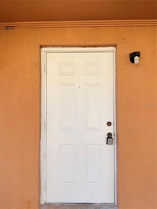 For Sale: $117,000 (2 beds, 1 baths, 784 Square Feet)