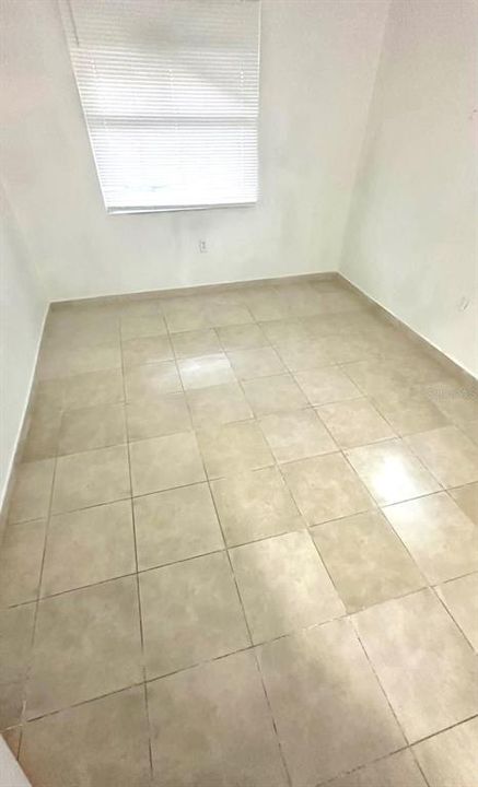 For Sale: $117,000 (2 beds, 1 baths, 784 Square Feet)