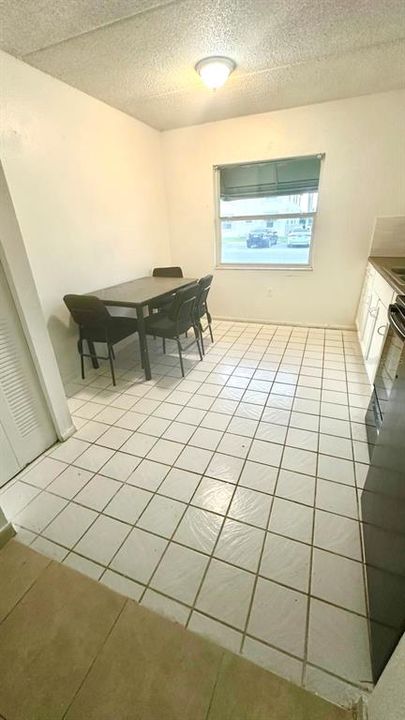 For Sale: $117,000 (2 beds, 1 baths, 784 Square Feet)