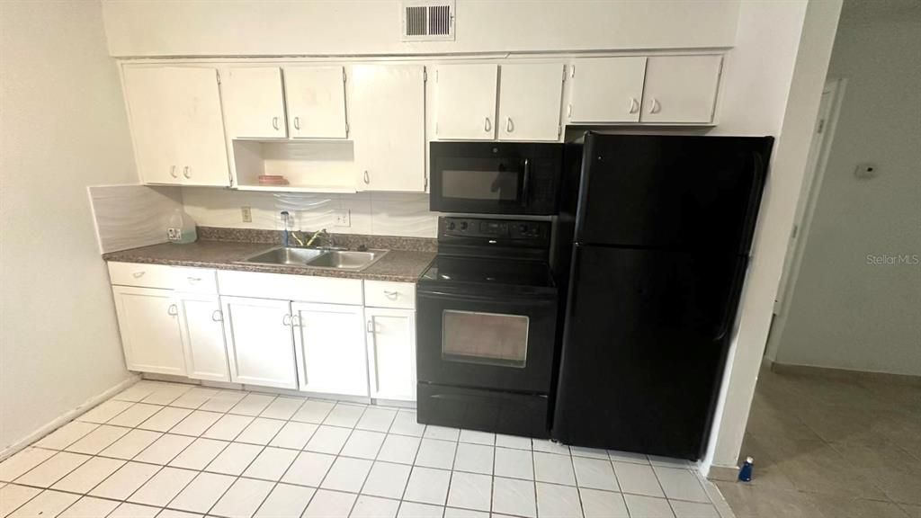 For Sale: $117,000 (2 beds, 1 baths, 784 Square Feet)