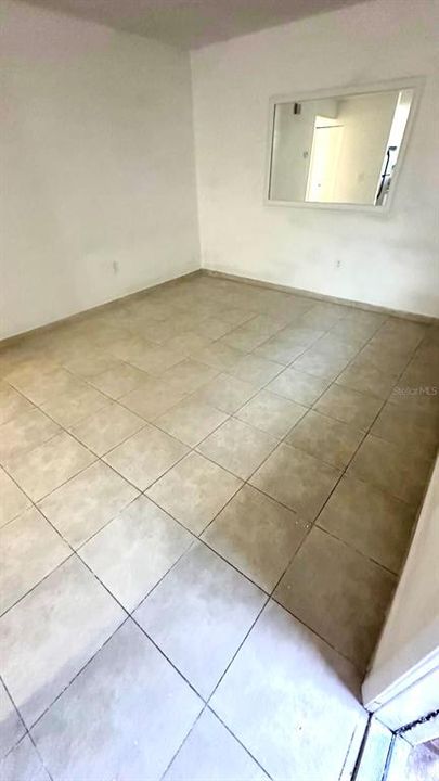 For Sale: $117,000 (2 beds, 1 baths, 784 Square Feet)