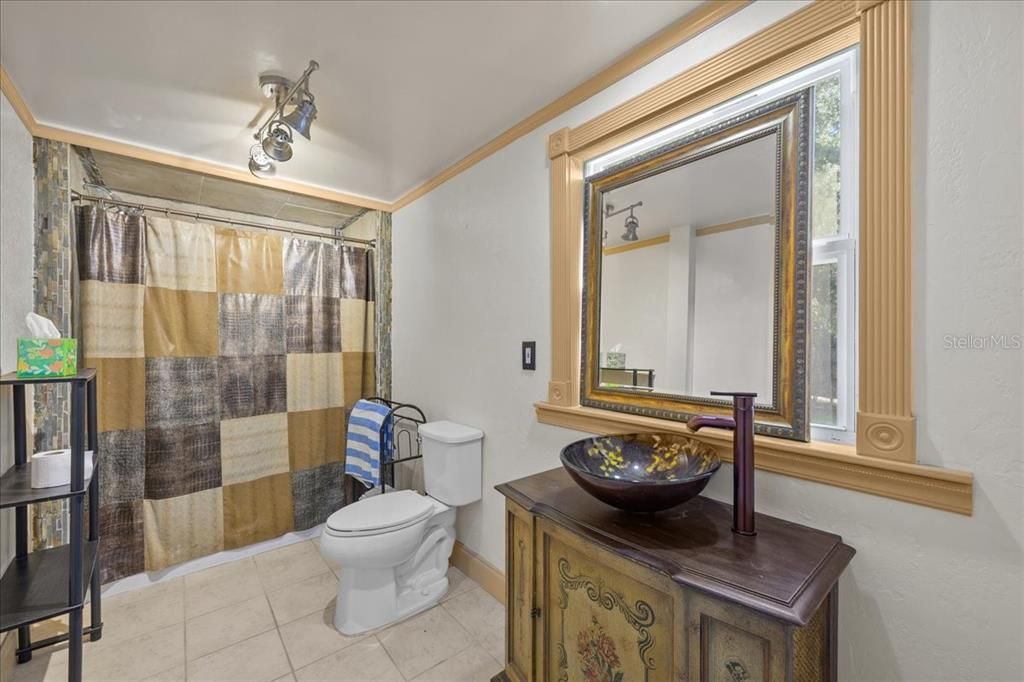 For Sale: $389,900 (3 beds, 2 baths, 1700 Square Feet)