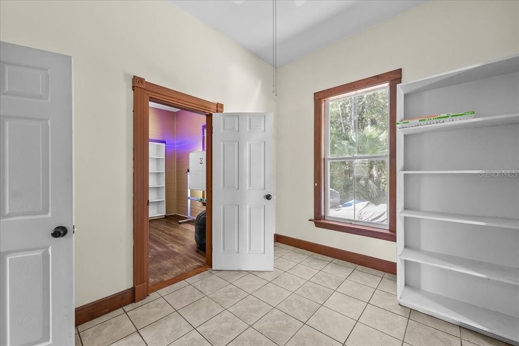 For Sale: $389,900 (3 beds, 2 baths, 1700 Square Feet)