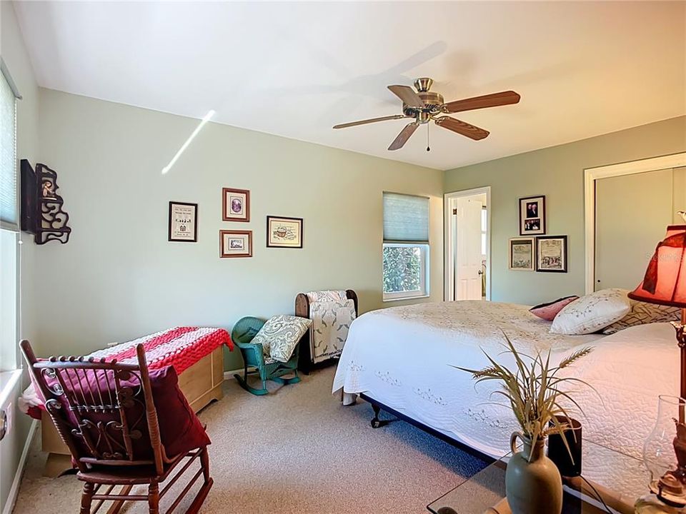 Active With Contract: $309,900 (2 beds, 2 baths, 1624 Square Feet)