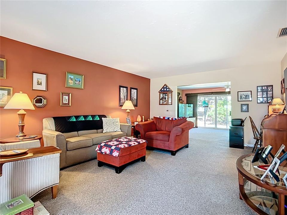 Active With Contract: $309,900 (2 beds, 2 baths, 1624 Square Feet)