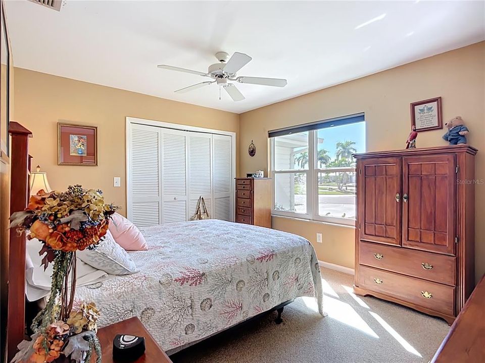 Active With Contract: $309,900 (2 beds, 2 baths, 1624 Square Feet)