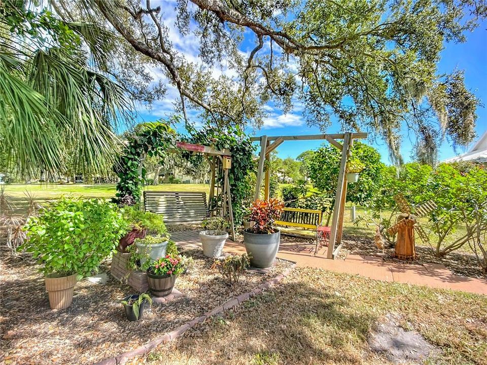 Active With Contract: $309,900 (2 beds, 2 baths, 1624 Square Feet)