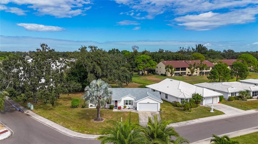 Active With Contract: $309,900 (2 beds, 2 baths, 1624 Square Feet)