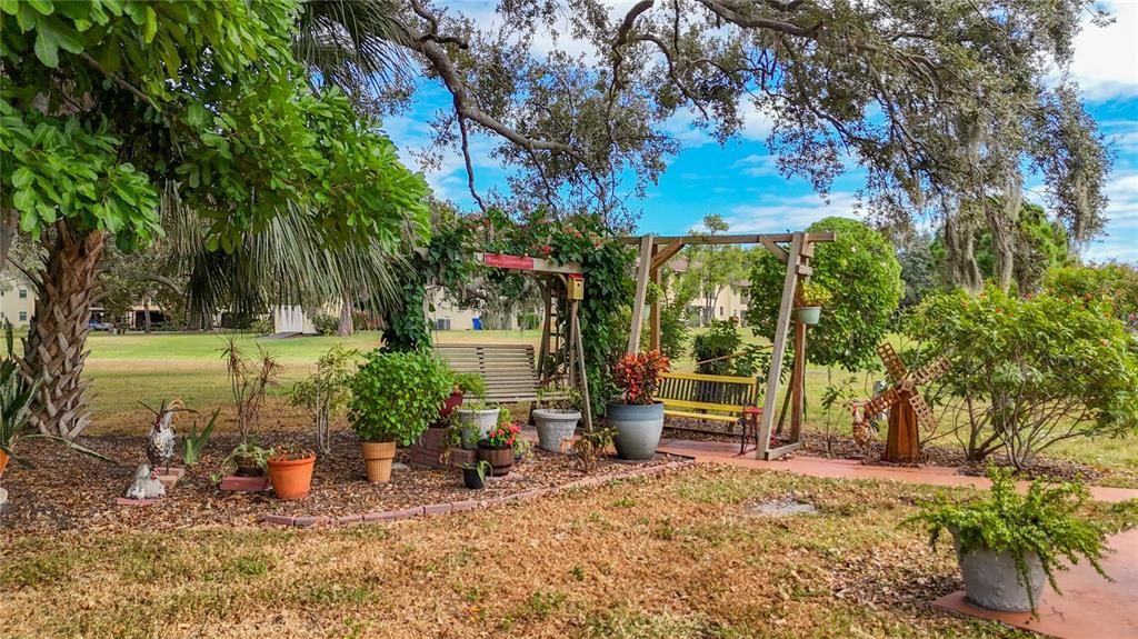 Active With Contract: $309,900 (2 beds, 2 baths, 1624 Square Feet)