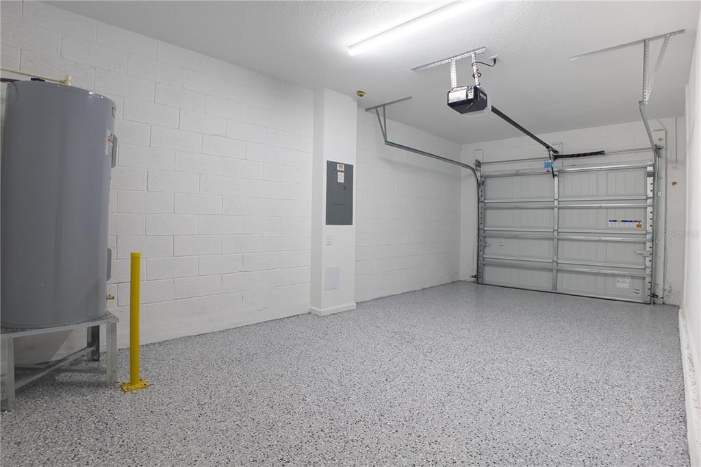 For Rent: $2,500 (3 beds, 2 baths, 1569 Square Feet)