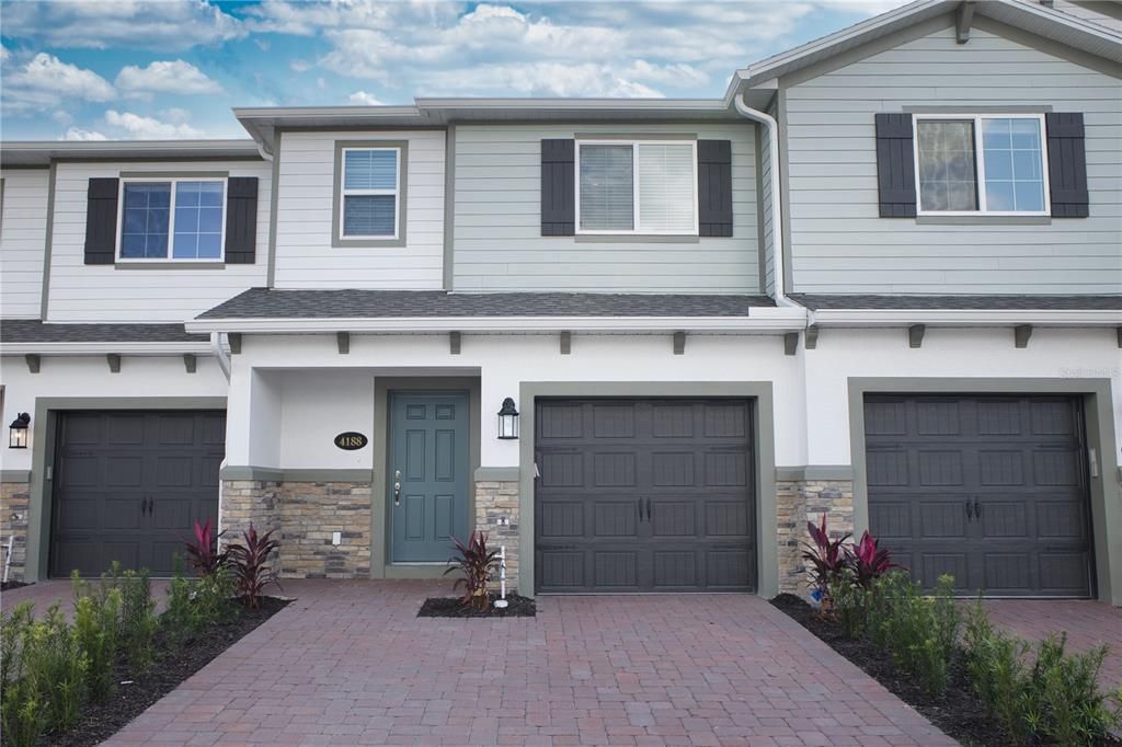 For Rent: $2,500 (3 beds, 2 baths, 1569 Square Feet)