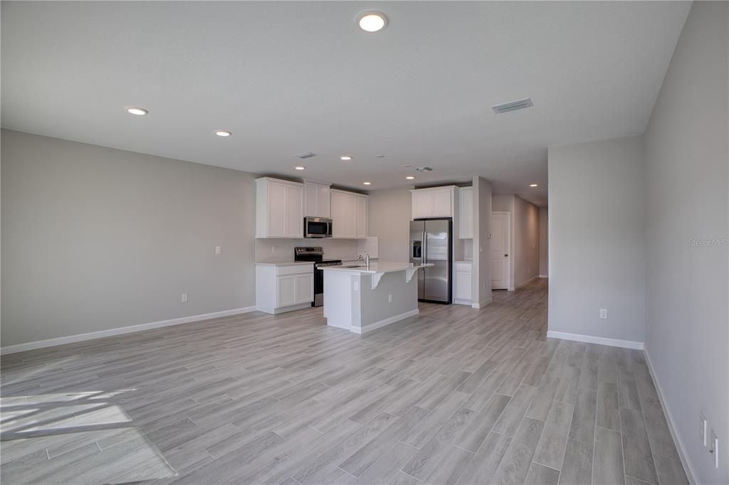 For Rent: $2,500 (3 beds, 2 baths, 1569 Square Feet)