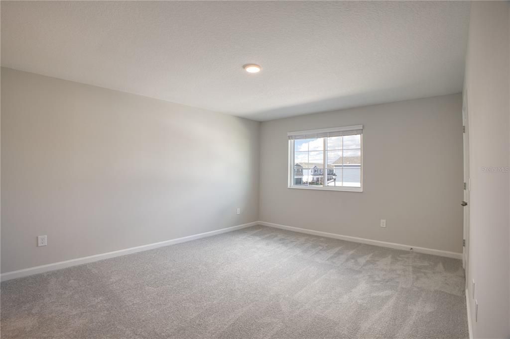 For Rent: $2,500 (3 beds, 2 baths, 1569 Square Feet)