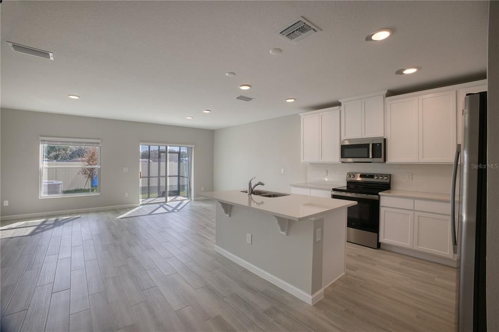 For Rent: $2,500 (3 beds, 2 baths, 1569 Square Feet)