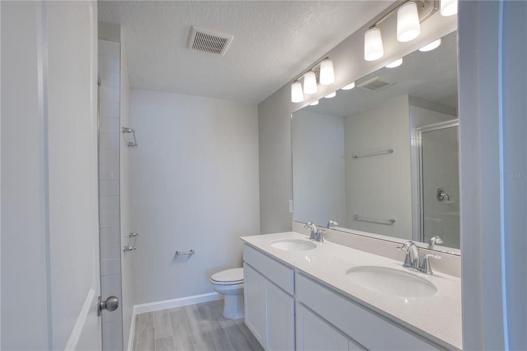 For Rent: $2,500 (3 beds, 2 baths, 1569 Square Feet)