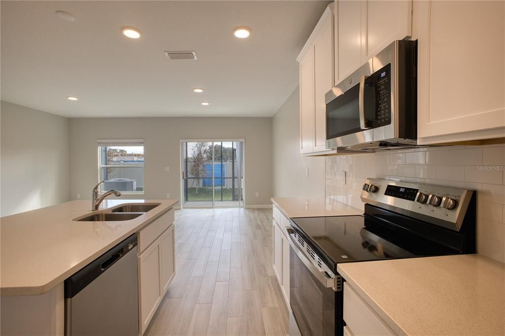 For Rent: $2,500 (3 beds, 2 baths, 1569 Square Feet)