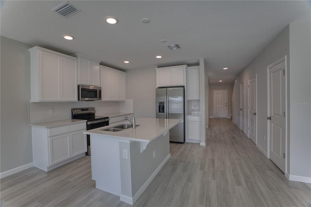 For Rent: $2,500 (3 beds, 2 baths, 1569 Square Feet)