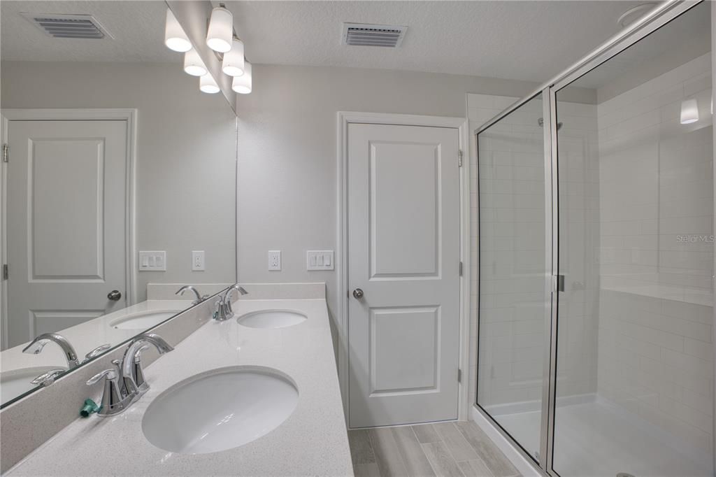 For Rent: $2,500 (3 beds, 2 baths, 1569 Square Feet)