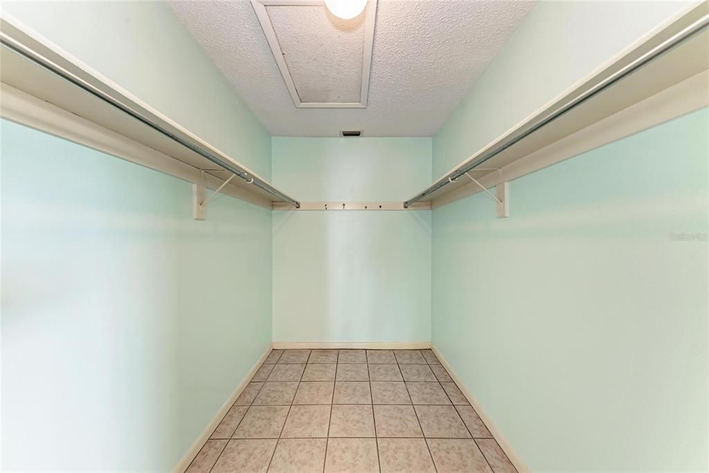 For Sale: $399,999 (2 beds, 2 baths, 1463 Square Feet)