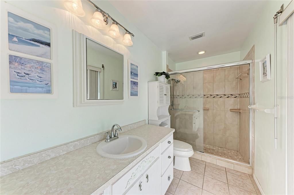 For Sale: $399,999 (2 beds, 2 baths, 1463 Square Feet)