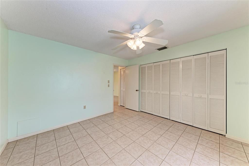 For Sale: $399,999 (2 beds, 2 baths, 1463 Square Feet)