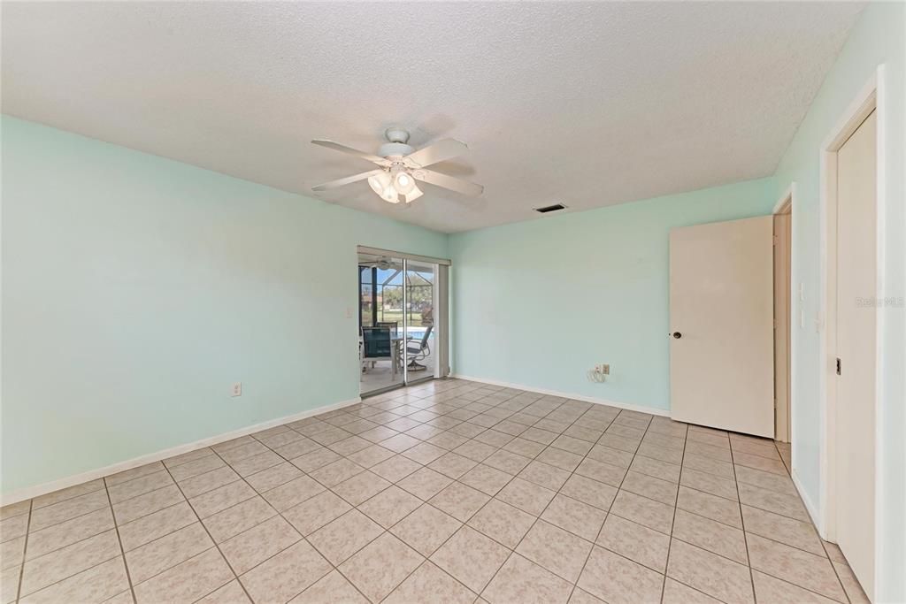 For Sale: $399,999 (2 beds, 2 baths, 1463 Square Feet)