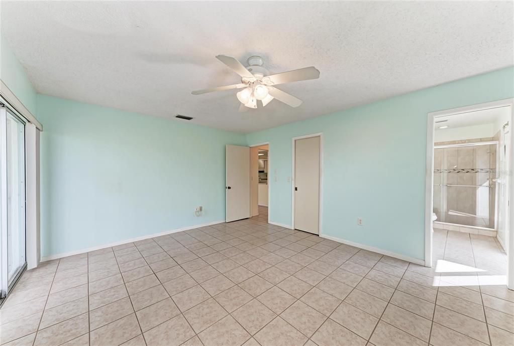 For Sale: $399,999 (2 beds, 2 baths, 1463 Square Feet)