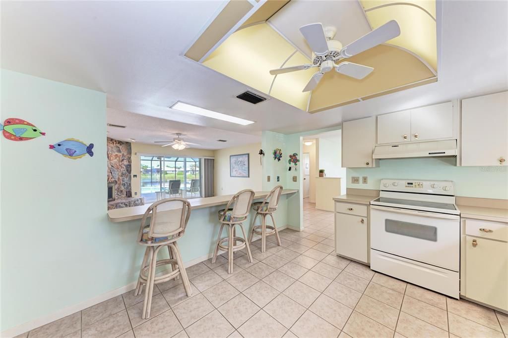 For Sale: $399,999 (2 beds, 2 baths, 1463 Square Feet)