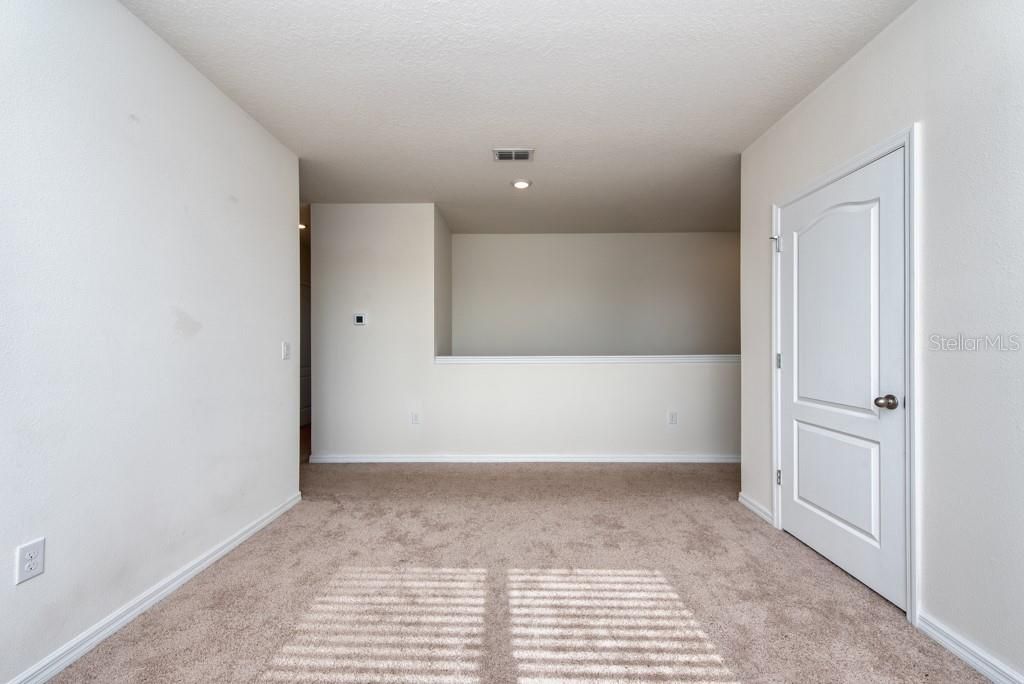 待售: $340,000 (5 贝兹, 3 浴室, 2696 平方英尺)