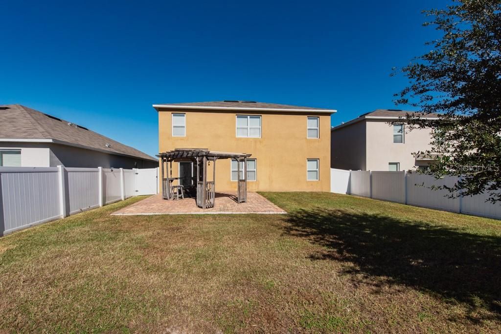 待售: $340,000 (5 贝兹, 3 浴室, 2696 平方英尺)