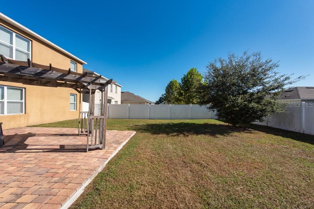 待售: $340,000 (5 贝兹, 3 浴室, 2696 平方英尺)