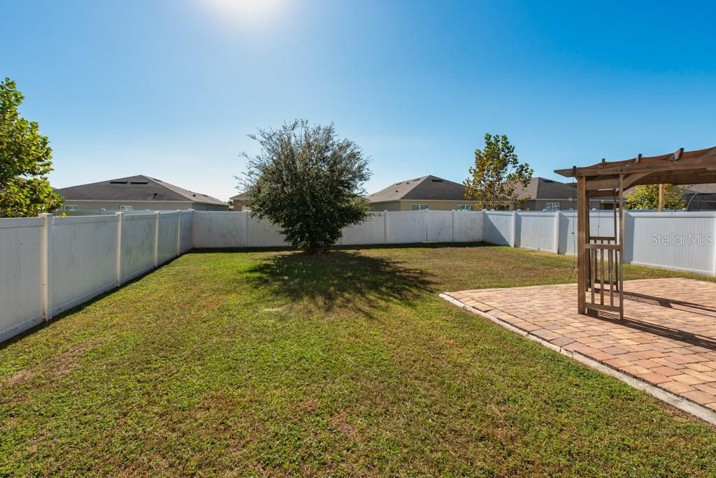 待售: $340,000 (5 贝兹, 3 浴室, 2696 平方英尺)