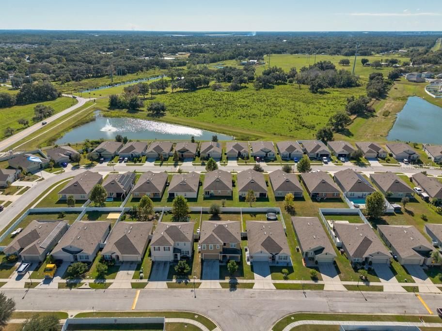 待售: $340,000 (5 贝兹, 3 浴室, 2696 平方英尺)