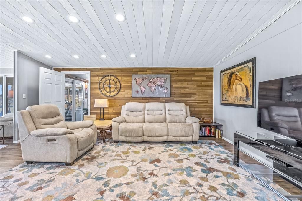 待售: $399,000 (3 贝兹, 3 浴室, 1926 平方英尺)