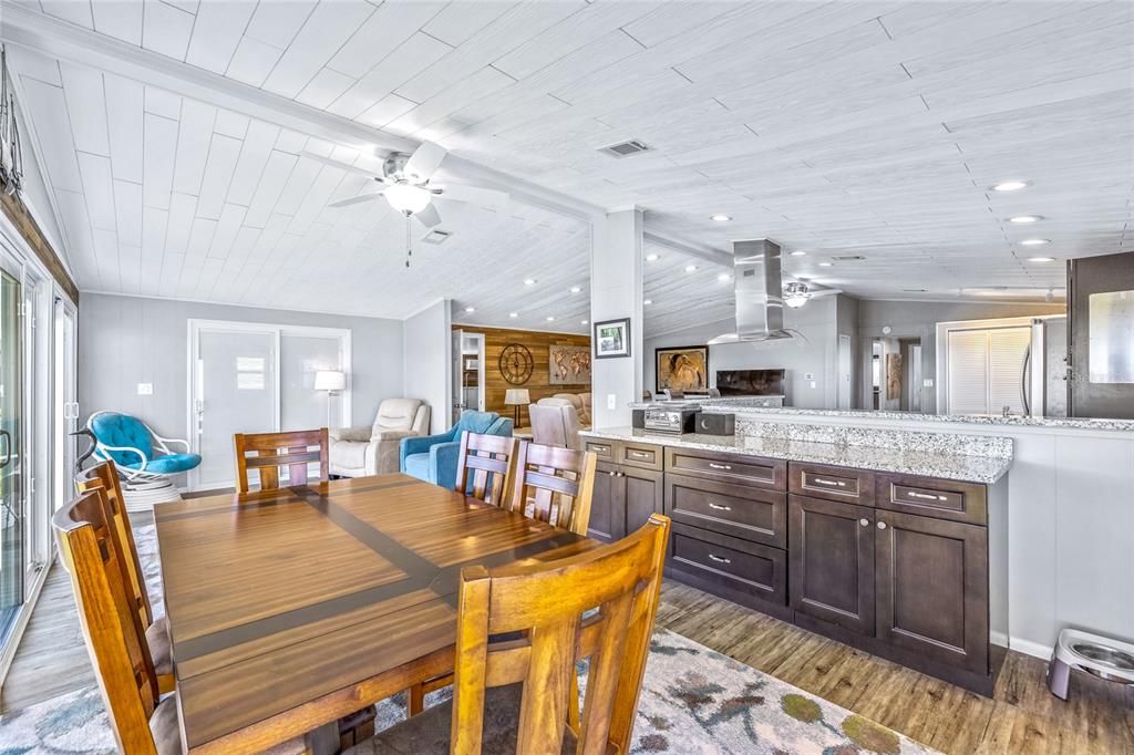 待售: $399,000 (3 贝兹, 3 浴室, 1926 平方英尺)