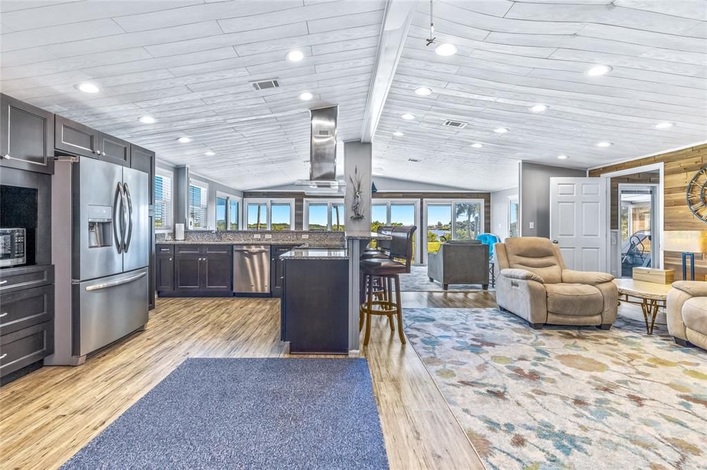 待售: $399,000 (3 贝兹, 3 浴室, 1926 平方英尺)