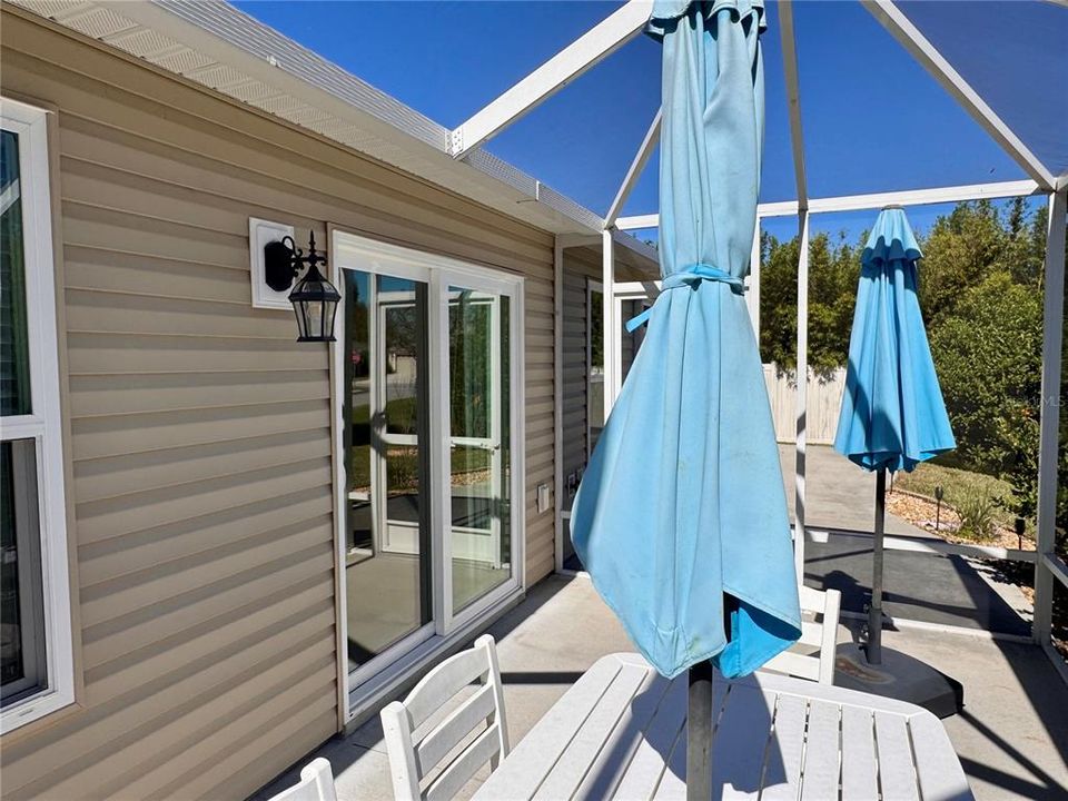 For Sale: $329,900 (2 beds, 2 baths, 1203 Square Feet)